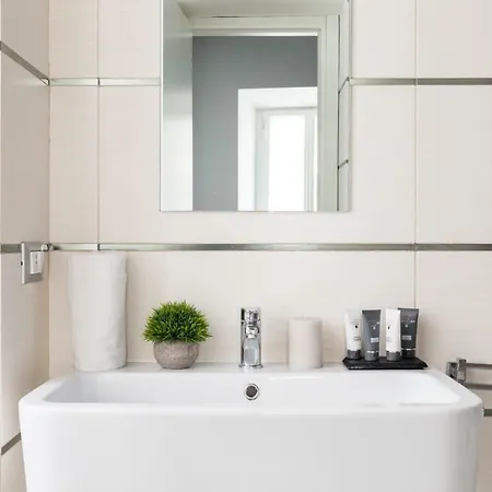 A World Aparts - 87 Boschetto * Řím