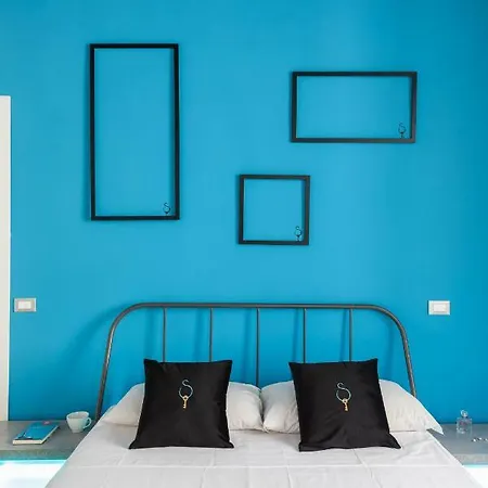 A World Aparts - 87 Boschetto